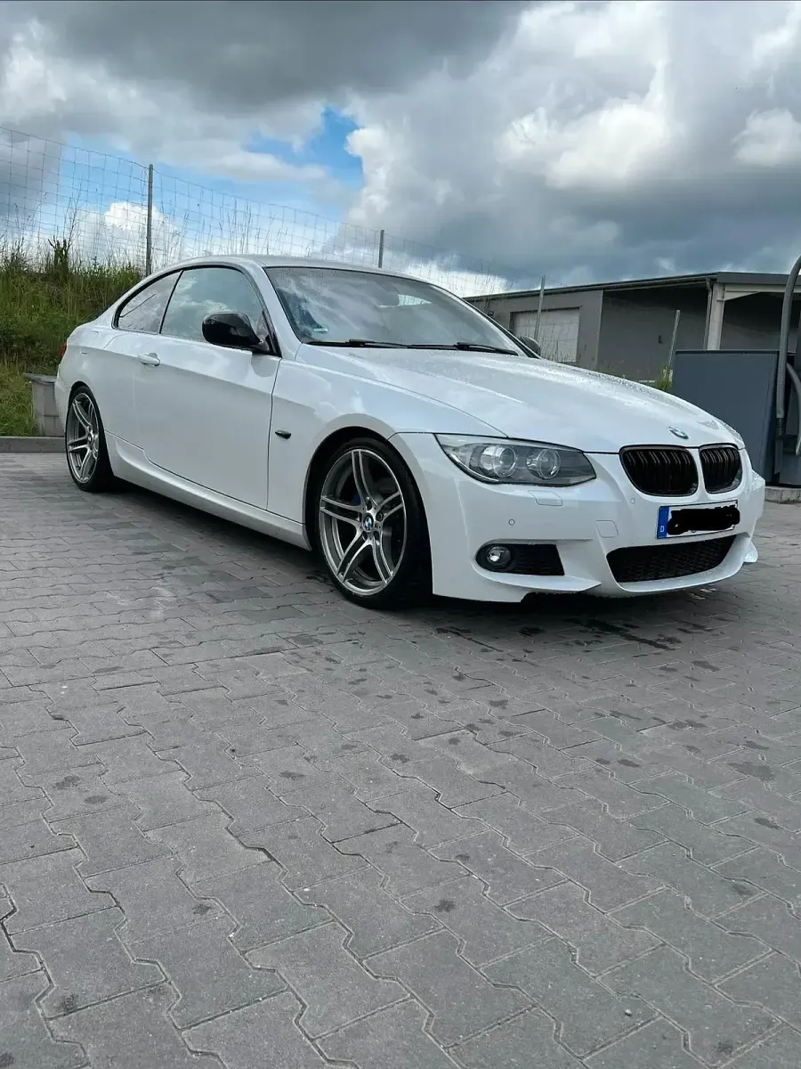 Gebraucht BMW 325 M Sport 218 PS (160 kW) 2013 Weiß Coupé