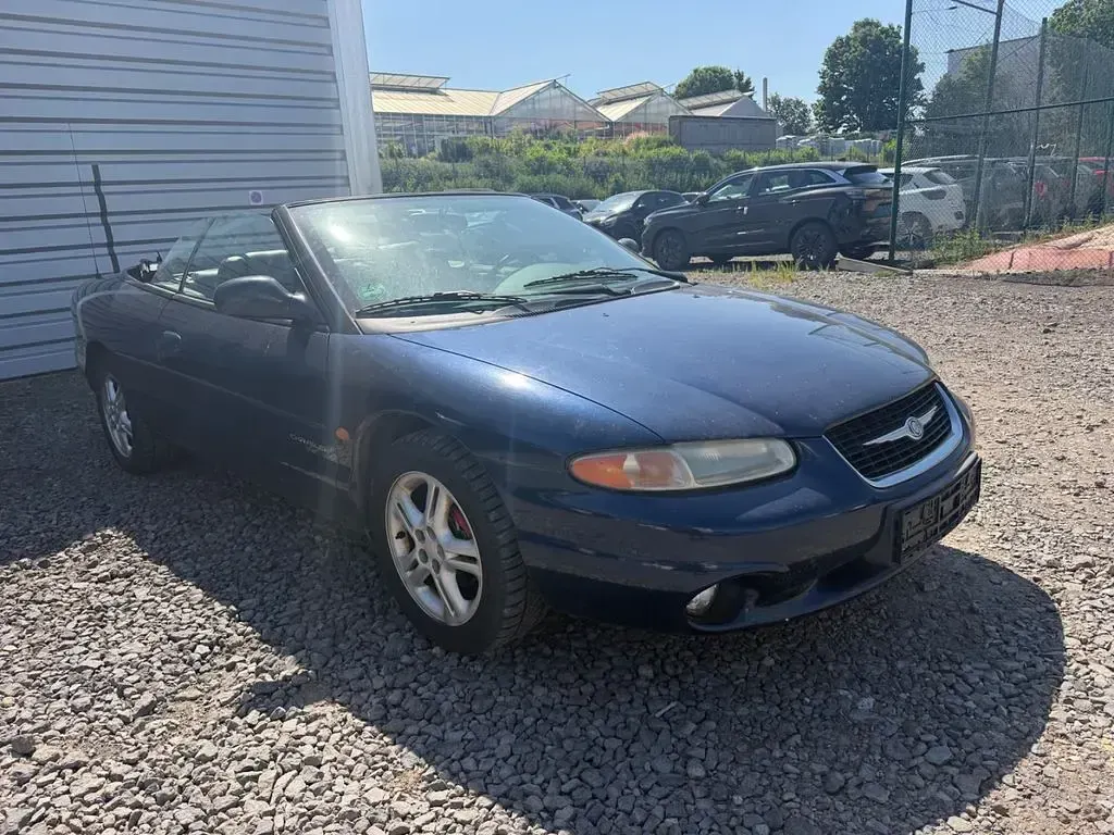 Usado Chrysler Stratus Limited 163 CV (119 kW) 2001 Azul Descapotable