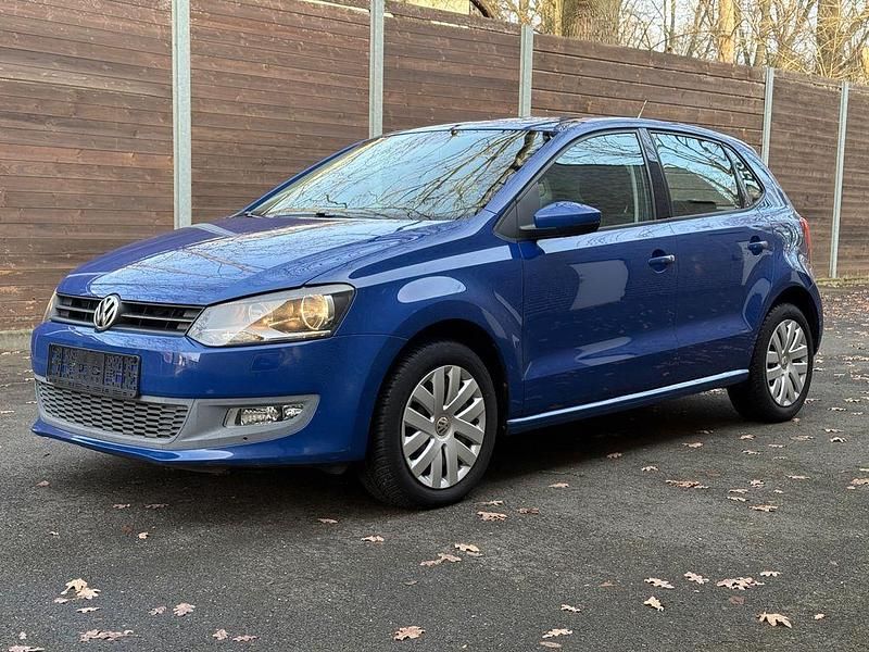 Blau Gebraucht 2010 VW Polo Comfortline Limousine | 4.500 € (Superpreis) - Bild 1/4