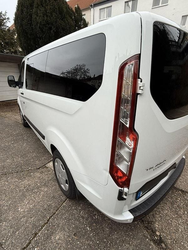 Second-hand Ford Transit Custom 136 CP (100 kW) 2018 Alb Monovolum