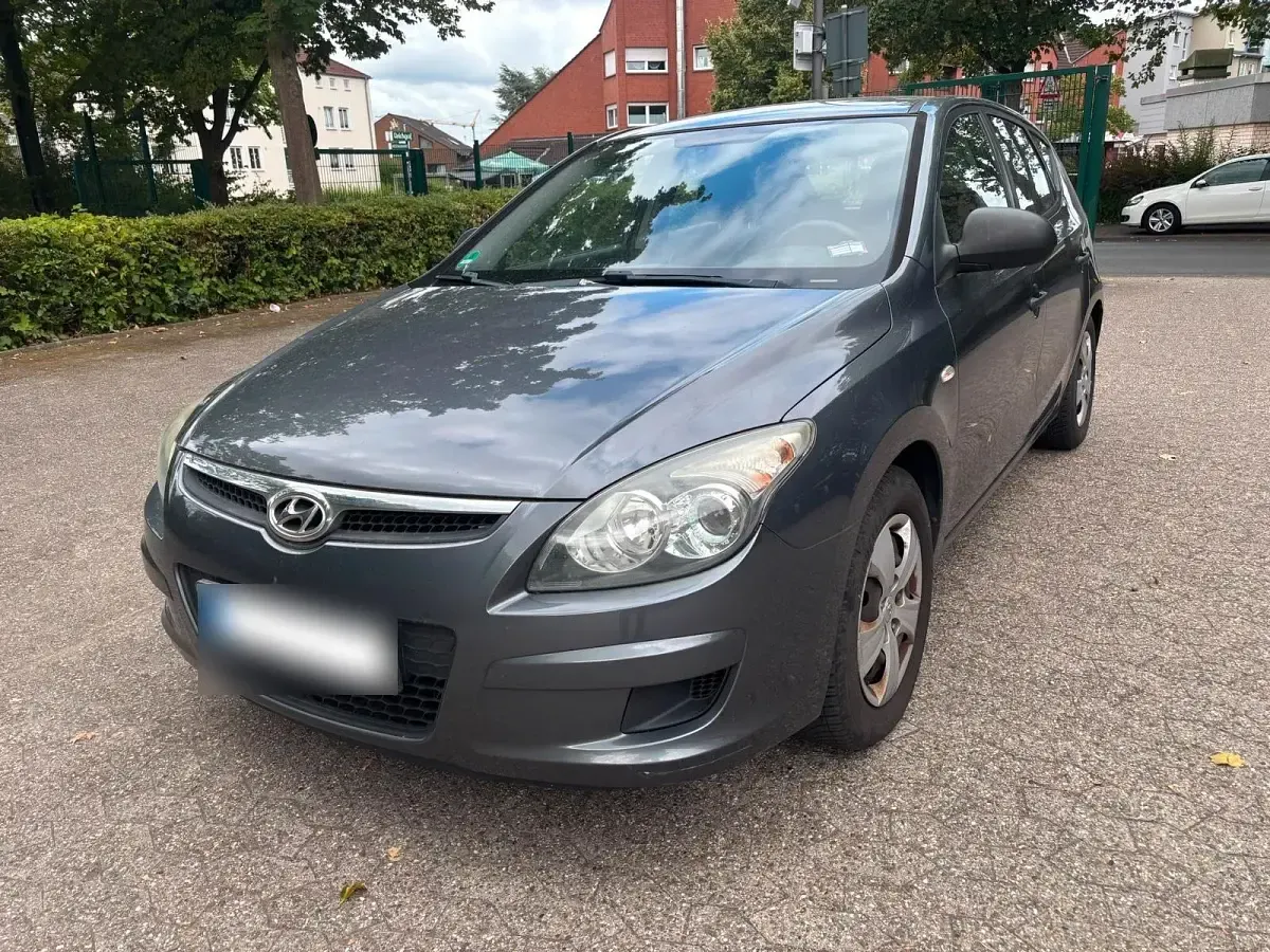 Gebraucht Hyundai i30 100 PS (73 kW) 2009 Limousine