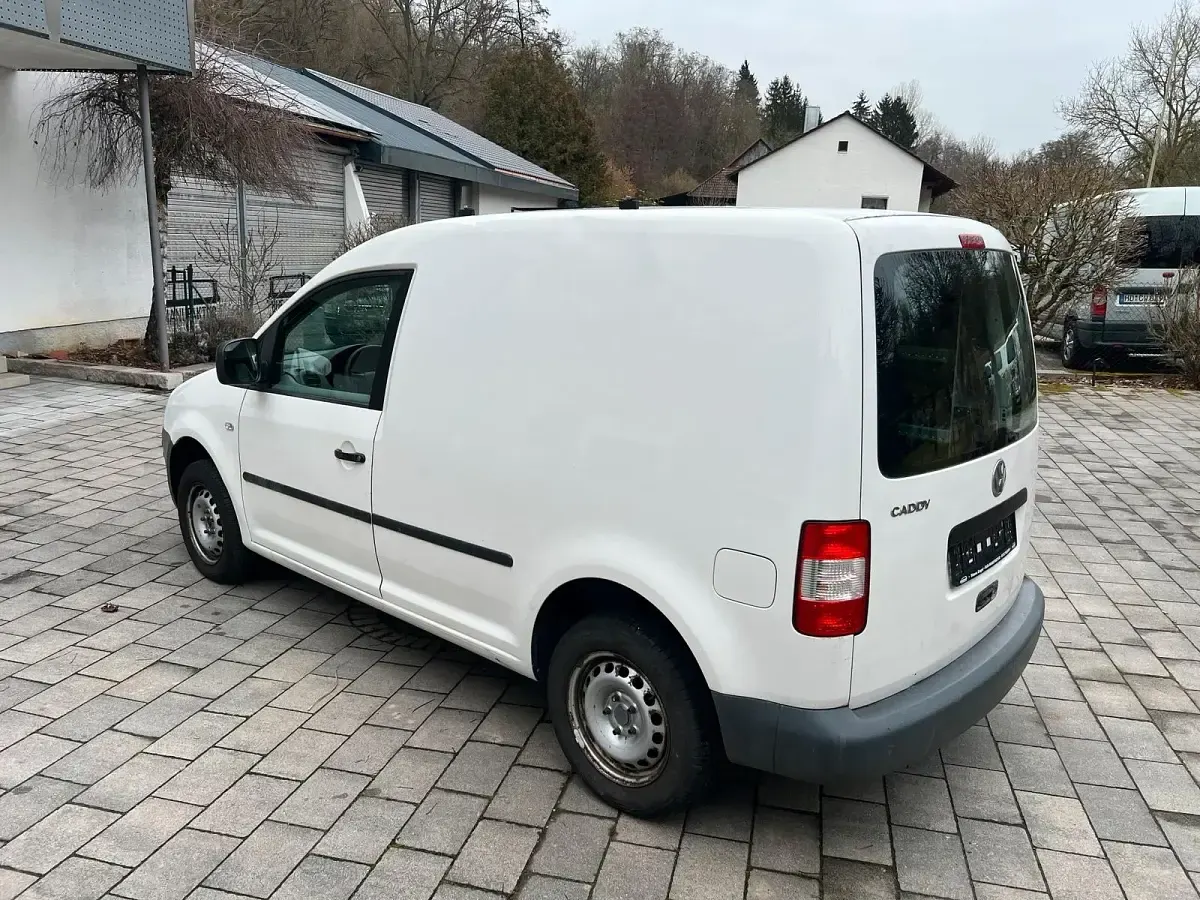 Second-hand VW Caddy 102 CP (75 kW) 2006 Negru Monovolum