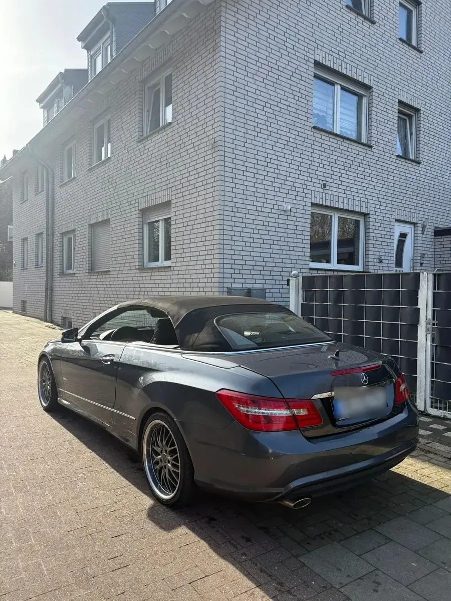 Używany Mercedes E220 170 KM (125 kW) 2011 Szary Kabriolet