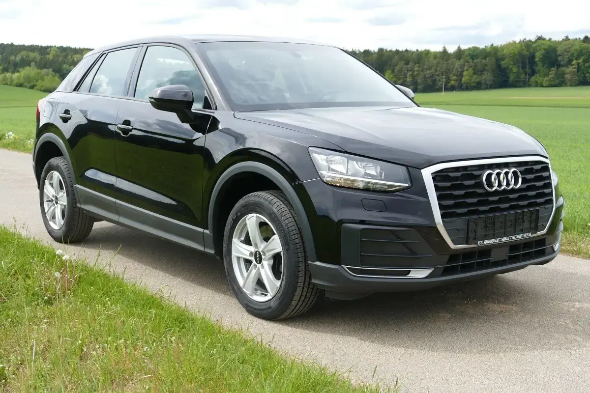 Gebraucht Audi Q2 Basis 115 PS (84 kW) 2018 Schwarz SUV