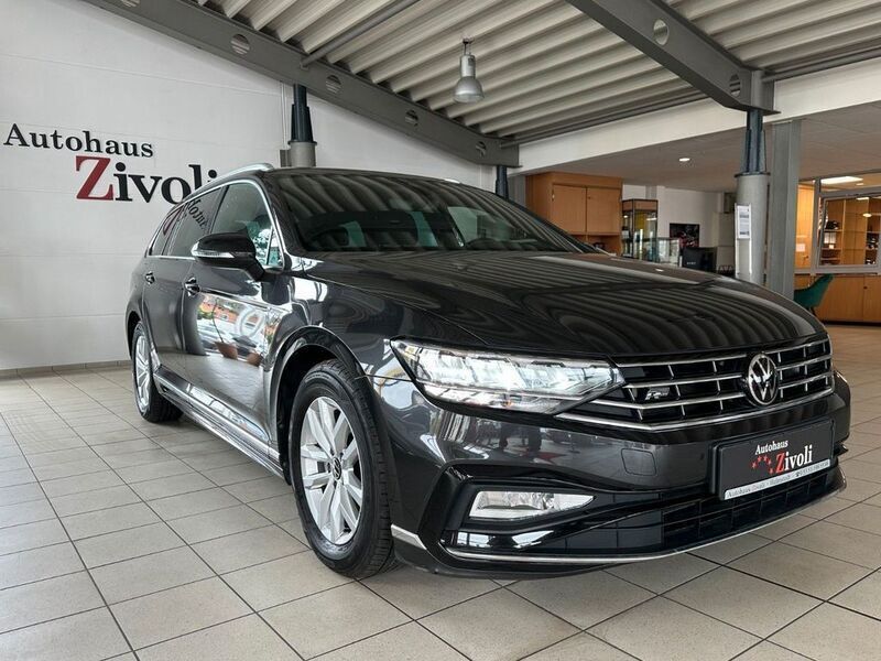Grau Gebraucht 2022 VW Passat R-line Kombi | 22.640 € (Fairer Preis) - Bild 1/4