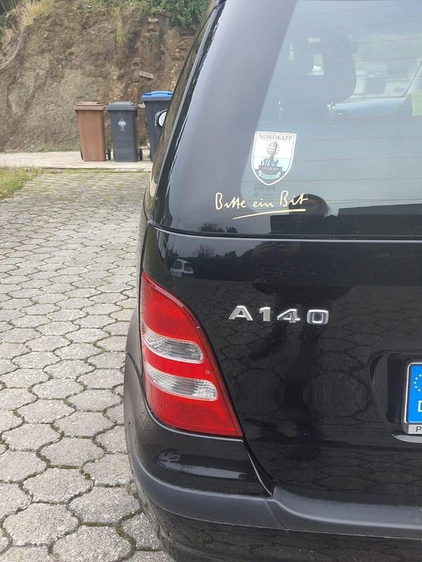 Schwarz Gebraucht 2003 Mercedes A140 Classic Kleinwagen | 2.200 € - Bild 1/4
