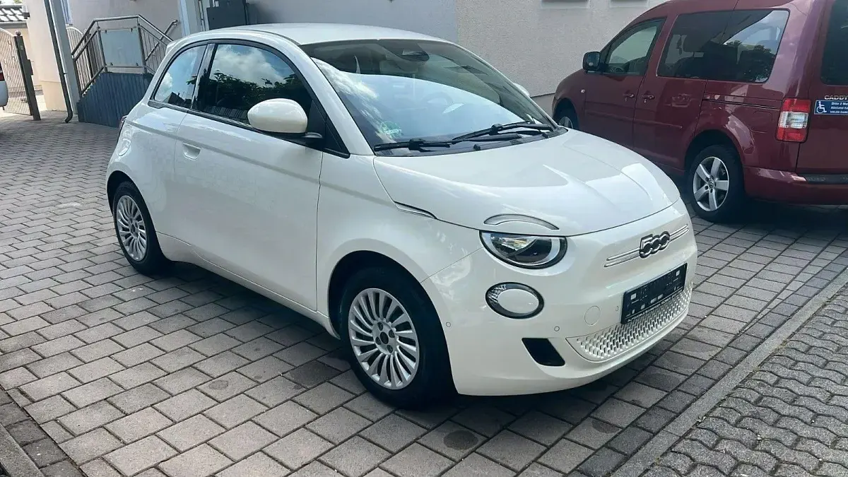 Gebraucht Fiat 500e 86 kW (118 PS) 2023 Weiß Kleinwagen