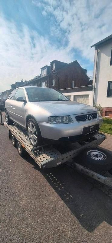 Second-hand Audi A3 150 CP (110 kW) 2000 Argintiu Hatchback