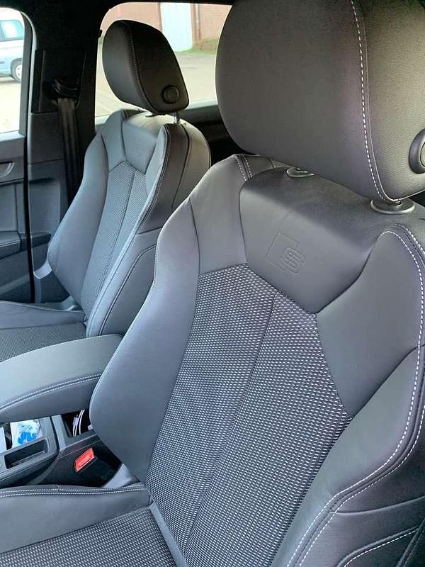 Gebraucht Audi Q3 S-Line 190 PS (139 kW) 2023 Rot SUV