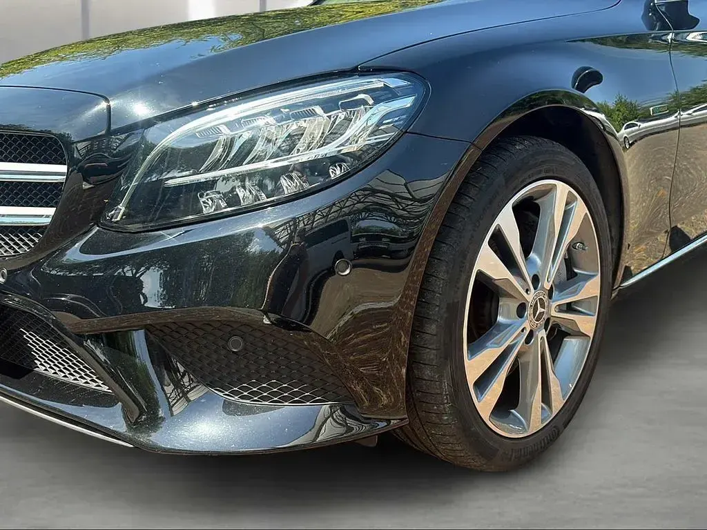 Gebraucht Mercedes C300e Avantgarde 306 PS (225 kW) 2020 Schwarz Limousine