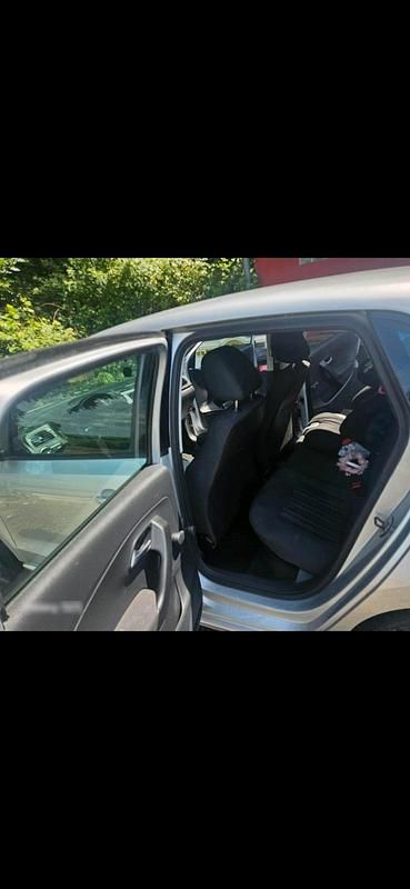 Gebraucht VW Polo 90 PS (66 kW) 2016 Grau Kleinwagen