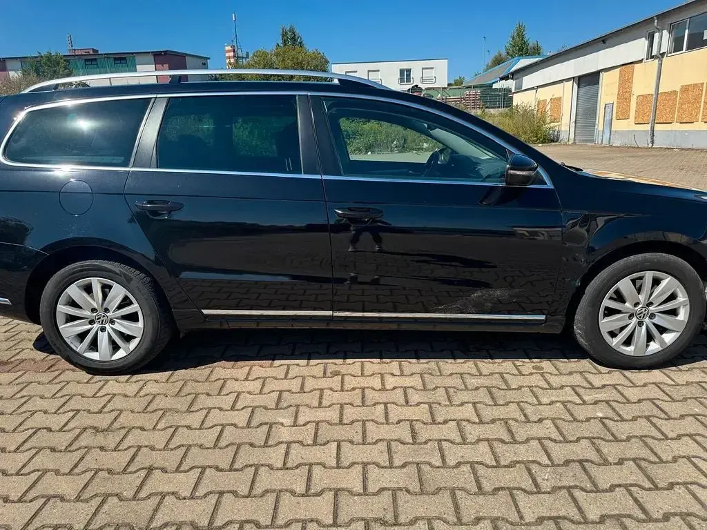Gebraucht VW Passat Highline 140 PS (102 kW) 2012 Schwarz Limousine