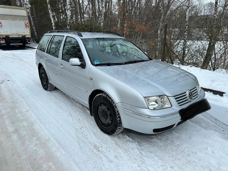 Silber Gebraucht 2002 VW Bora Kombi | 890 € (Fairer Preis) - Bild 1/4