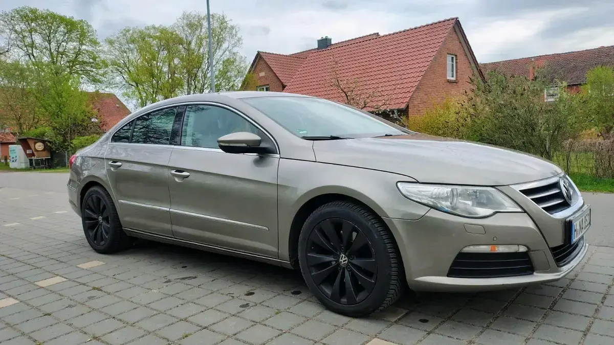 Gebraucht VW Passat 140 PS (102 kW) 2011 Braun Kleinwagen