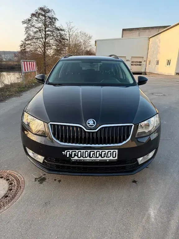 Gebraucht Skoda Octavia Ambition 110 PS (80 kW) 2017 Schwarz Kombi