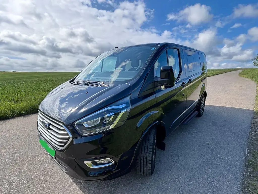 Gebraucht Ford Tourneo Titanium X 185 PS (136 kW) 2021 Schwarz Van / Kleinbus