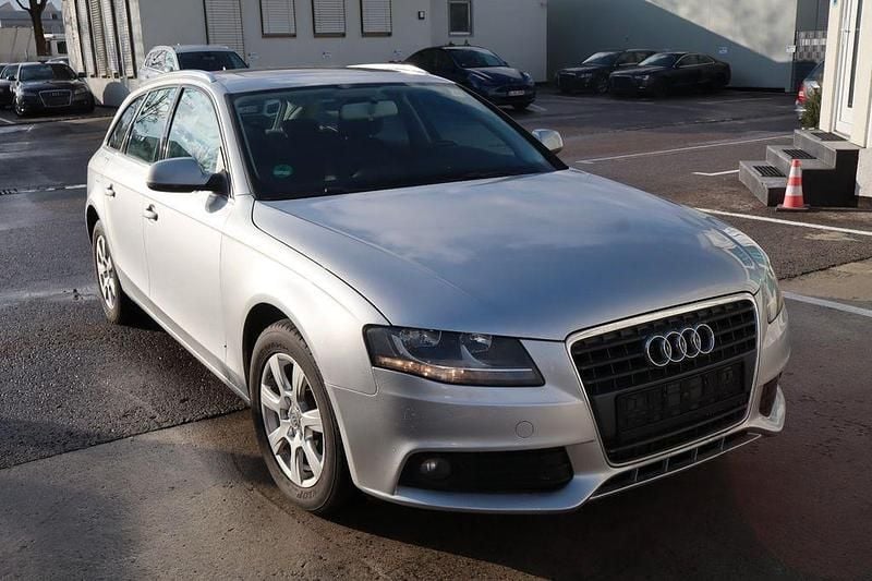 Silber Gebraucht 2010 Audi A4 Ambiente Kombi | 7.999 € (Fairer Preis) - Bild 1/4