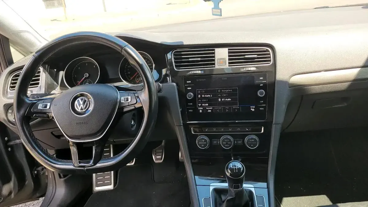 Gebraucht VW Golf VII 115 PS (84 kW) 2018 Grau Kombi