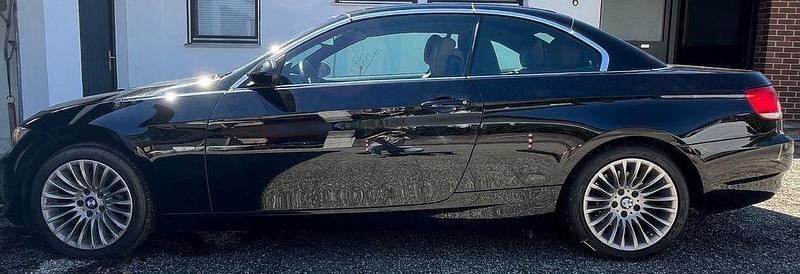 Gebraucht BMW 320 Cabriolet 177 PS (130 kW) 2009 Schwarz Cabrio