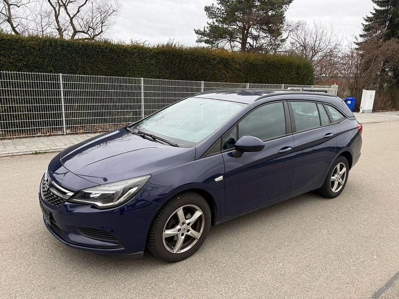 Gebraucht Opel Astra Edition 101 PS (74 kW) 2016 Blau Kombi