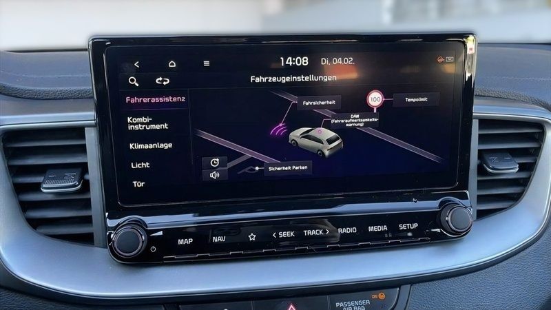 Neu Kia Ceed 140 PS (102 kW) 2025 Grau Kleinwagen