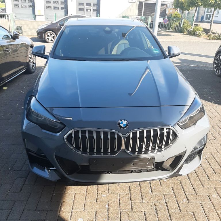Grau Gebraucht 2024 BMW 218 M Sport Coupé | 32.900 € (Fairer Preis) - Bild 1/4