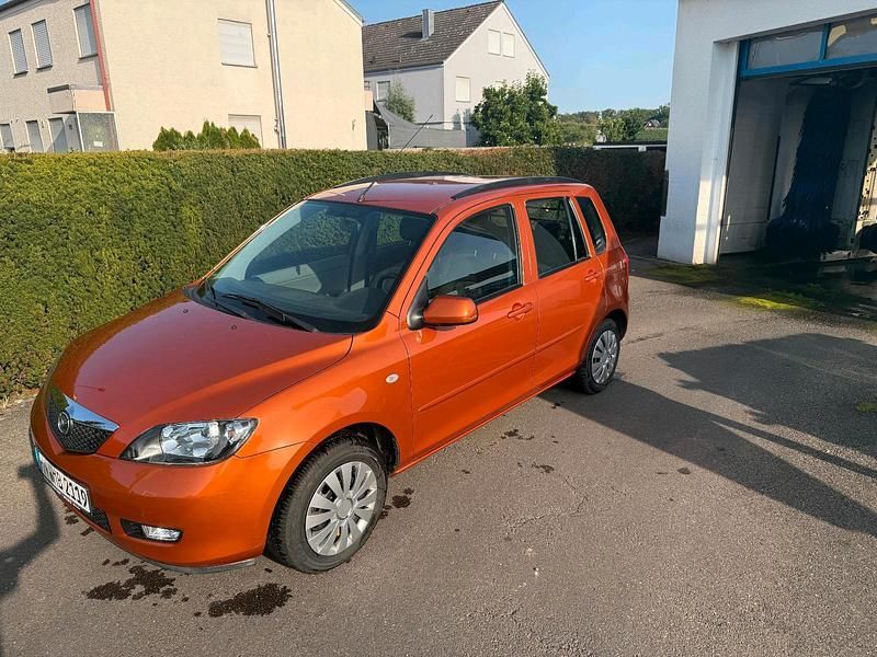 Orange Gebraucht 2003 Mazda 2 Kleinwagen | 1.850 € (Fairer Preis) - Bild 1/4