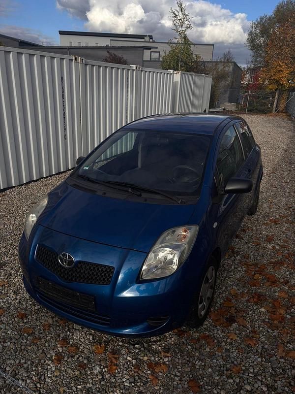 Blau Gebraucht 2006 Toyota Yaris Luna Kleinwagen | 850 € (Superpreis) - Bild 1/4