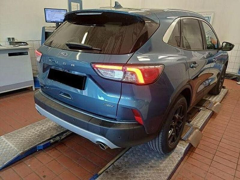 Gebraucht Ford Kuga Titanium 218 PS (160 kW) 2022 Blau SUV
