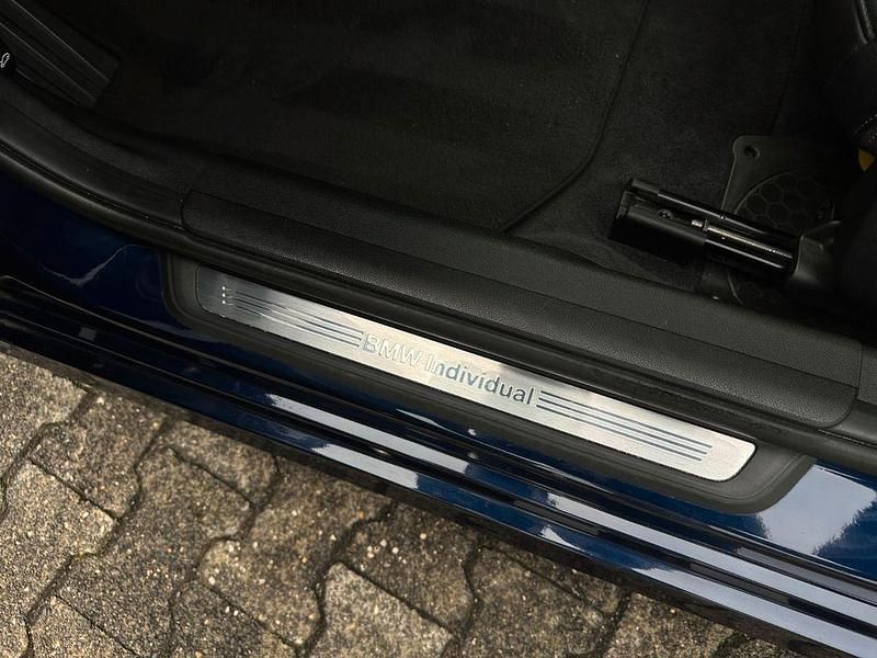 Gebraucht BMW 330e Luxury Line 292 PS (214 kW) 2021 Individual tansanitblau ii met Limousine