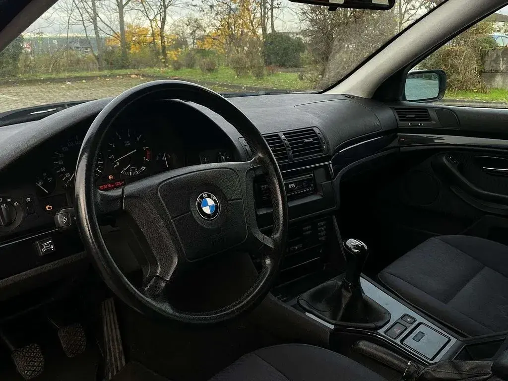 Gebraucht BMW 520 170 PS (125 kW) 2001 Titansilber metallic Kombi