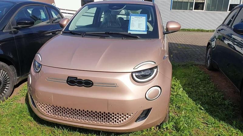Colore esterno (rose gold) Gebraucht 2023 Fiat 500e La Prima Kleinwagen | 26.990 € (Teuer) - Bild 1/4