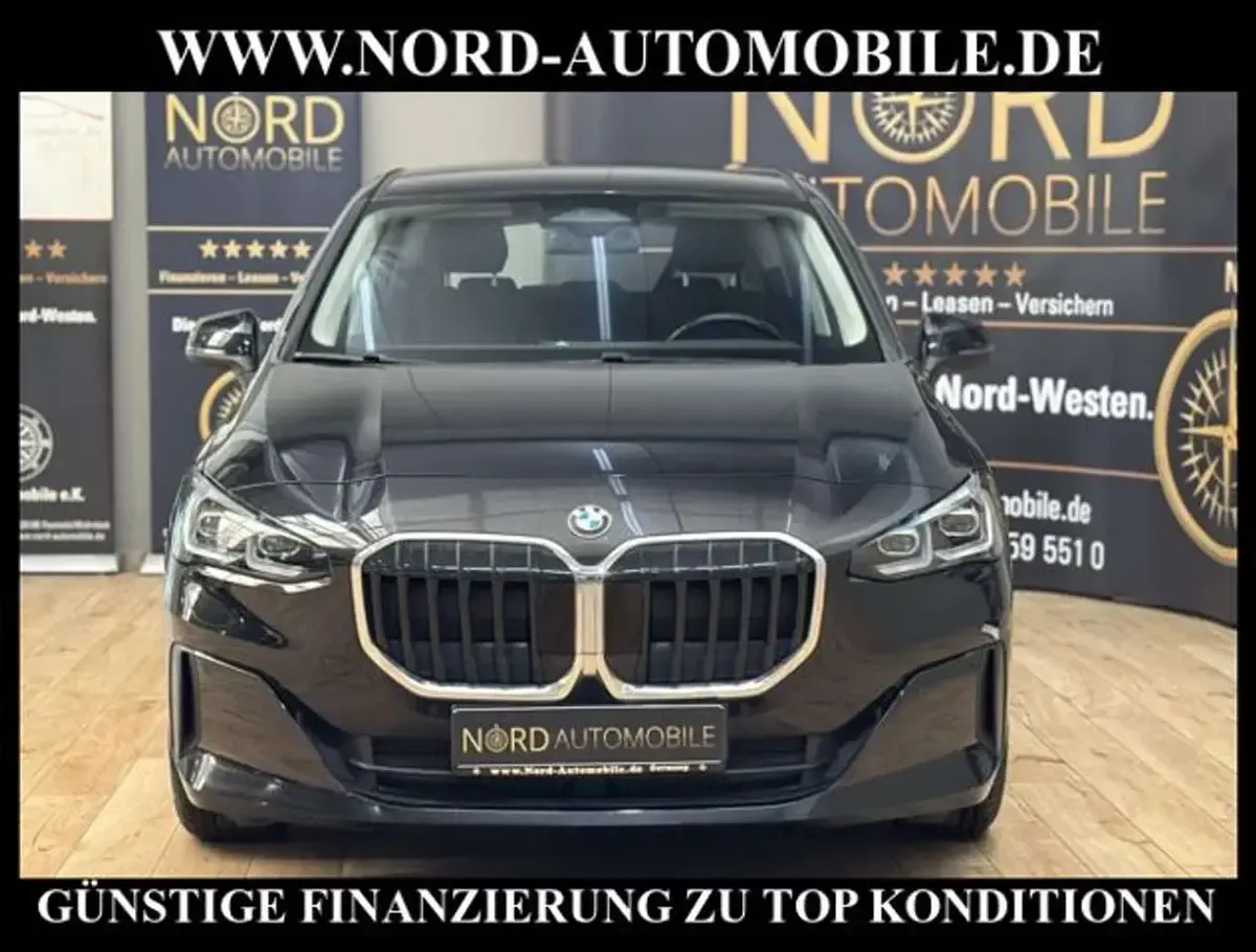 Gebraucht BMW 218 Active Tourer Luxury Line 150 PS (110 kW) 2023 Schwarz Van / Kleinbus