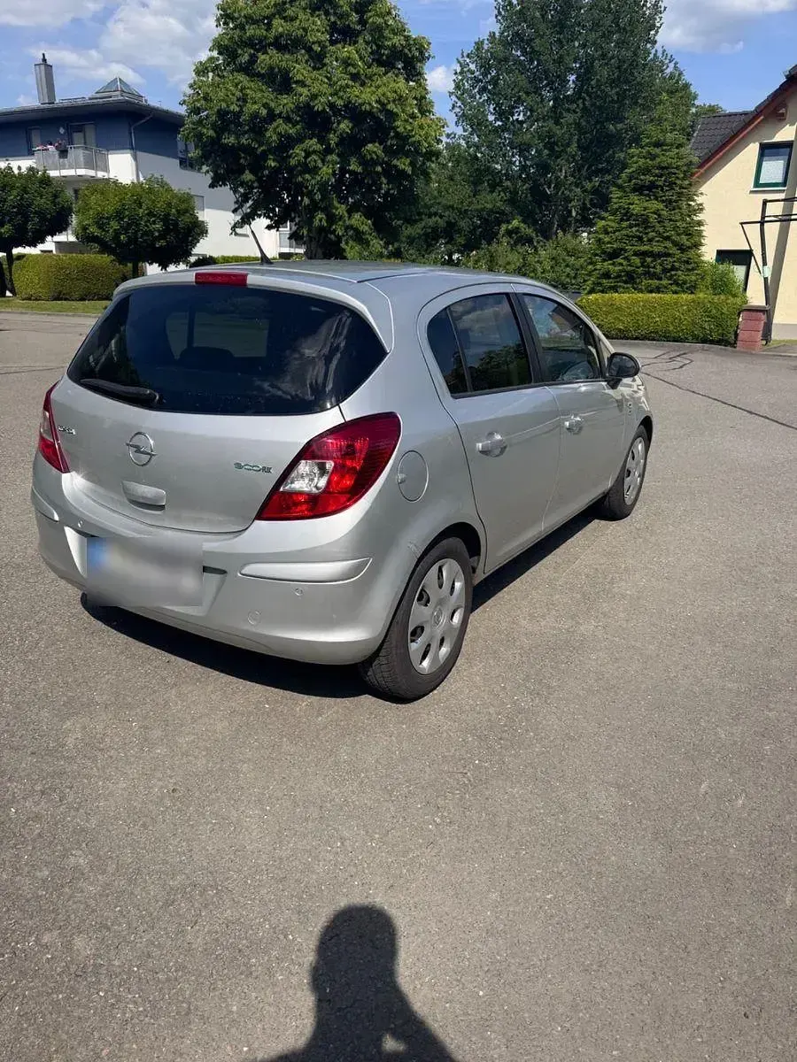 Gebraucht Opel Corsa 69 PS (50 kW) 2010 Silber Kleinwagen