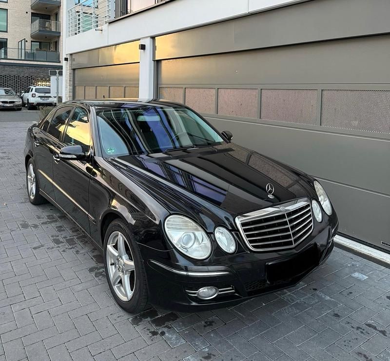 Schwarz Gebraucht 2007 Mercedes E280 Avantgarde Limousine | 3.000 € (Superpreis) - Bild 1/4