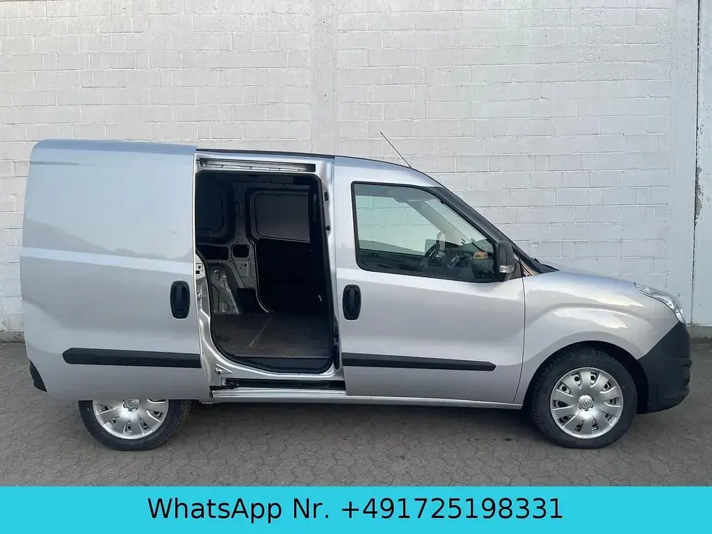 Gebraucht Opel Combo 105 PS (77 kW) 2018 Silber Van / Kleinbus