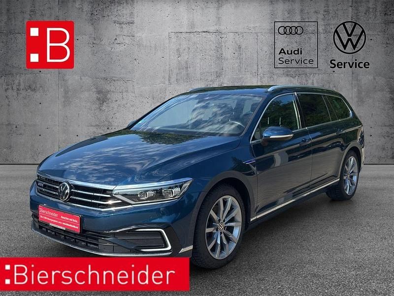 Blau Gebraucht 2021 VW Passat GTE Kombi | 23.950 € (Fairer Preis) - Bild 1/4