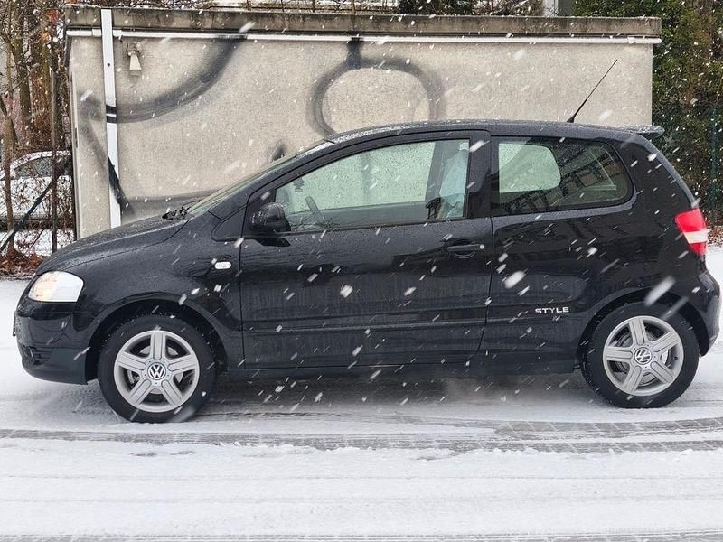 Gebraucht VW Fox Style 60 PS (44 kW) 2011 Schwarz Kleinwagen