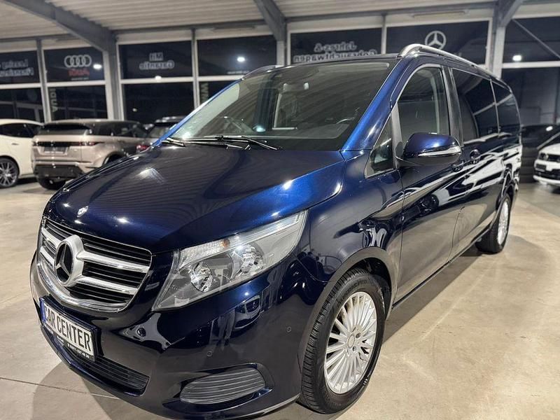 Gebraucht Mercedes V250 Edition 190 PS (139 kW) 2015 Blau Van / Kleinbus