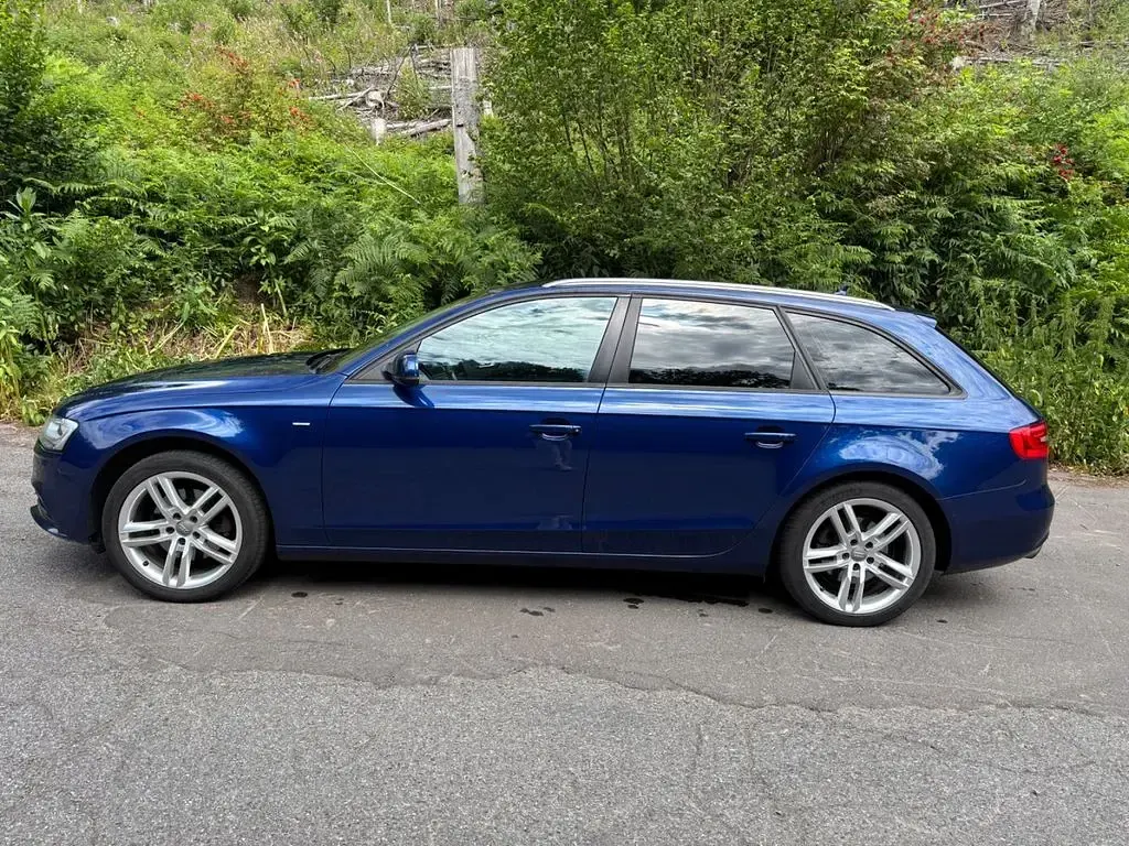 Gebraucht Audi A4 Ambiente 179 PS (131 kW) 2014 Blau Kombi