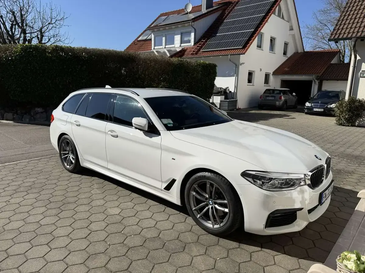 Gebraucht BMW 520 M Sport 184 PS (135 kW) 2018 Weiß Kombi