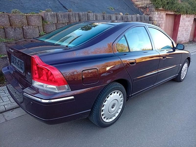 Gebraucht Volvo S60 Summum 170 PS (125 kW) 2005 Andere farben Limousine