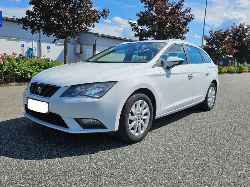 Weiß Gebraucht 2016 Seat Leon ST Style Kombi | 6.900 € (Fairer Preis) - Bild 1/4