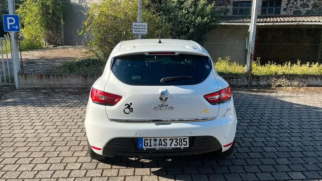 Gebraucht Renault Clio 118 PS (86 kW) 2017 Weiß Limousine