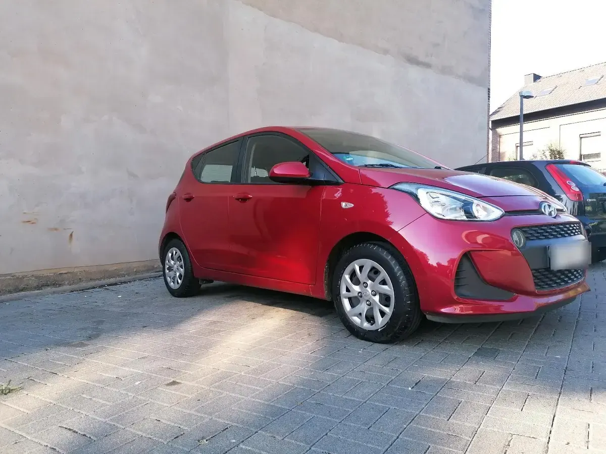 Gebraucht Hyundai i10 67 PS (49 kW) 2017 Rot Kleinwagen