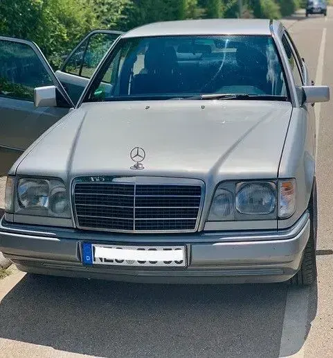 Gebraucht Mercedes E280 197 PS (144 kW) 1994 Silber Limousine