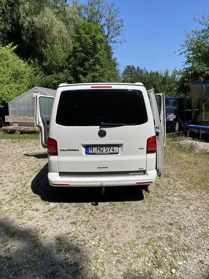 Gebraucht VW Multivan Beach 140 PS (102 kW) 2015 Weiß Van / Kleinbus