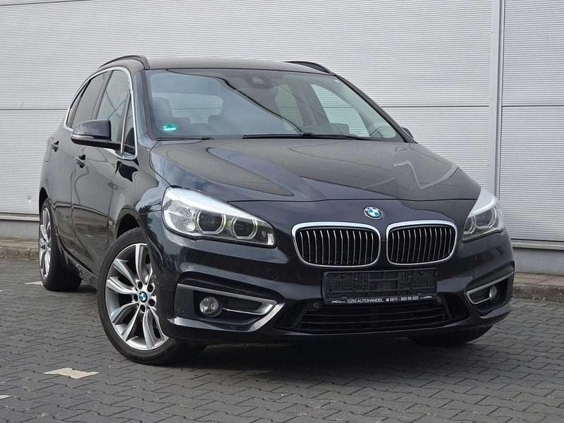 Saphirschwarz Gebraucht 2016 BMW 220 Luxury Line Van / Kleinbus | 15.500 € (Guter Preis) - Bild 1/4