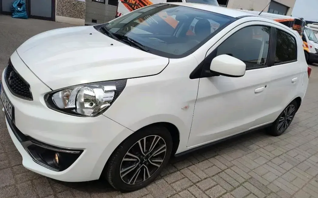 Gebraucht Mitsubishi Space Star 80 PS (58 kW) 2018 Weiß Kleinwagen