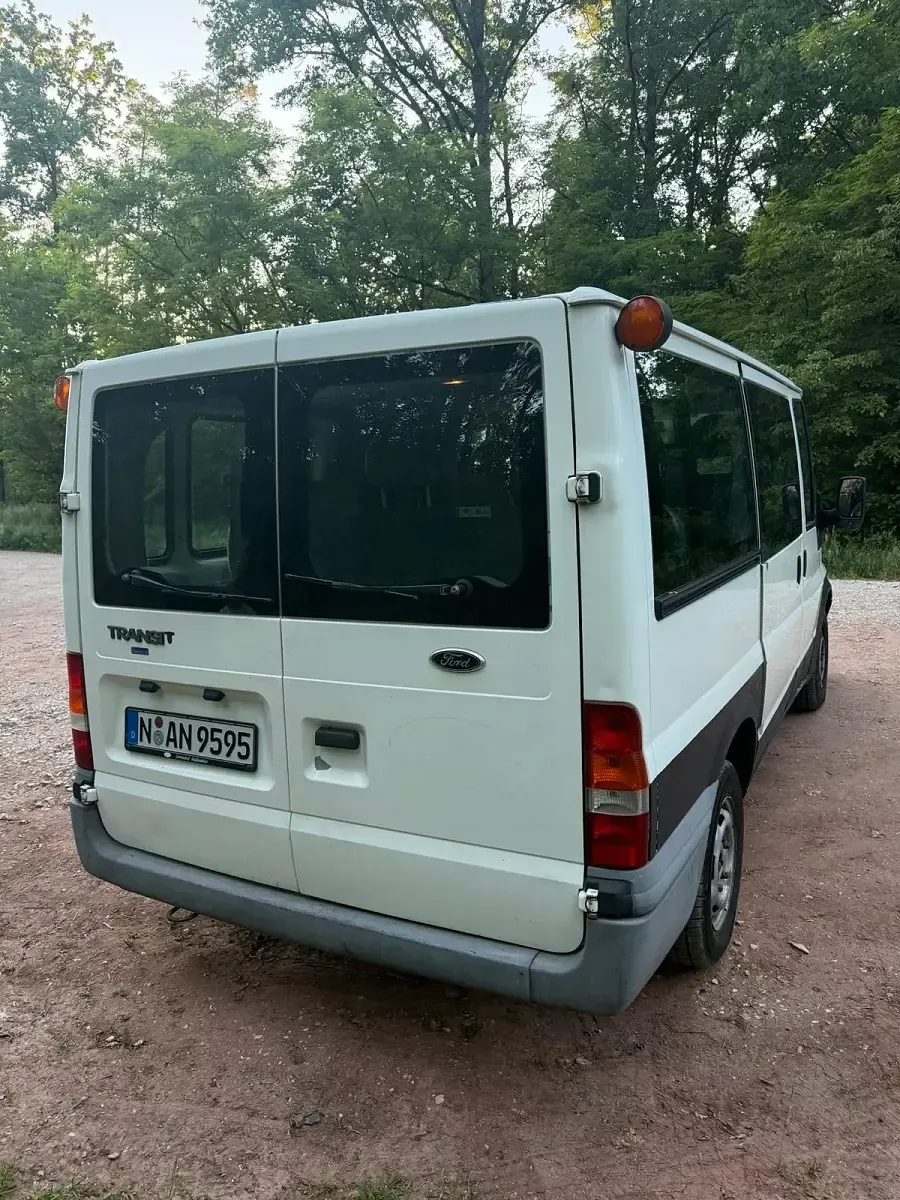 Używany Ford Transit 87 KM (63 kW) 2003 Biały Minivan